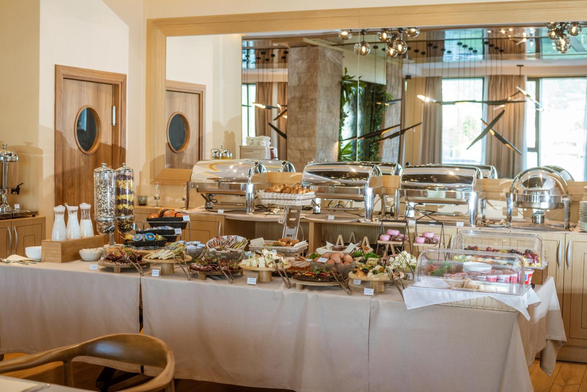 Hotel Imperial Conference & Spa บุดวา ภายนอก รูปภาพ
