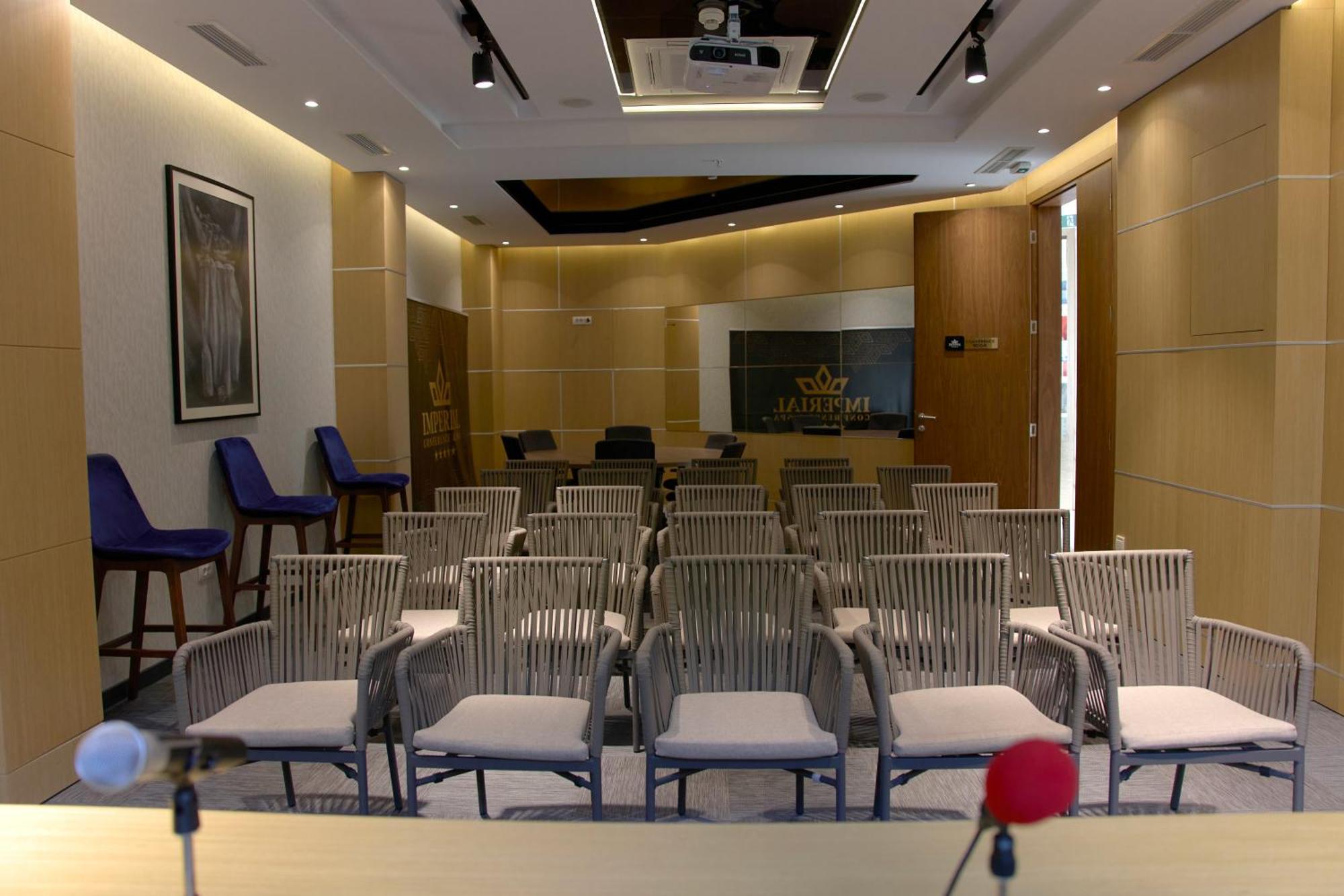 Hotel Imperial Conference & Spa บุดวา ภายนอก รูปภาพ